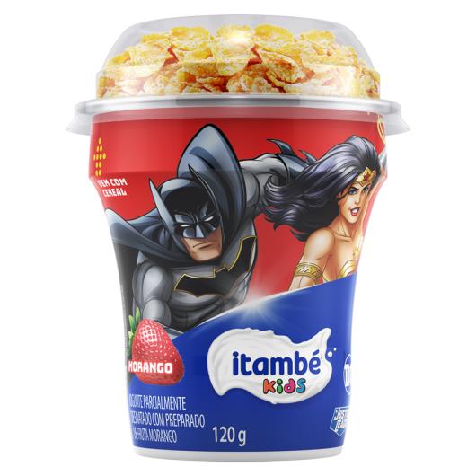 Iogurte Parcialmente Desnatado Morango com Cereais Justice League Itambé Kids Copo 120g - Imagem em destaque