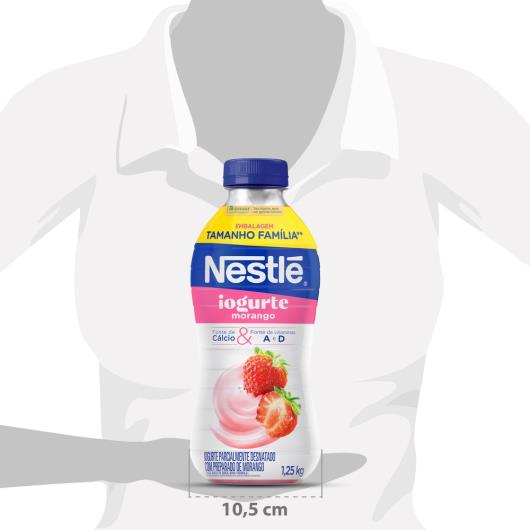 Iogurte Nestlé Morango 1250g - Imagem em destaque